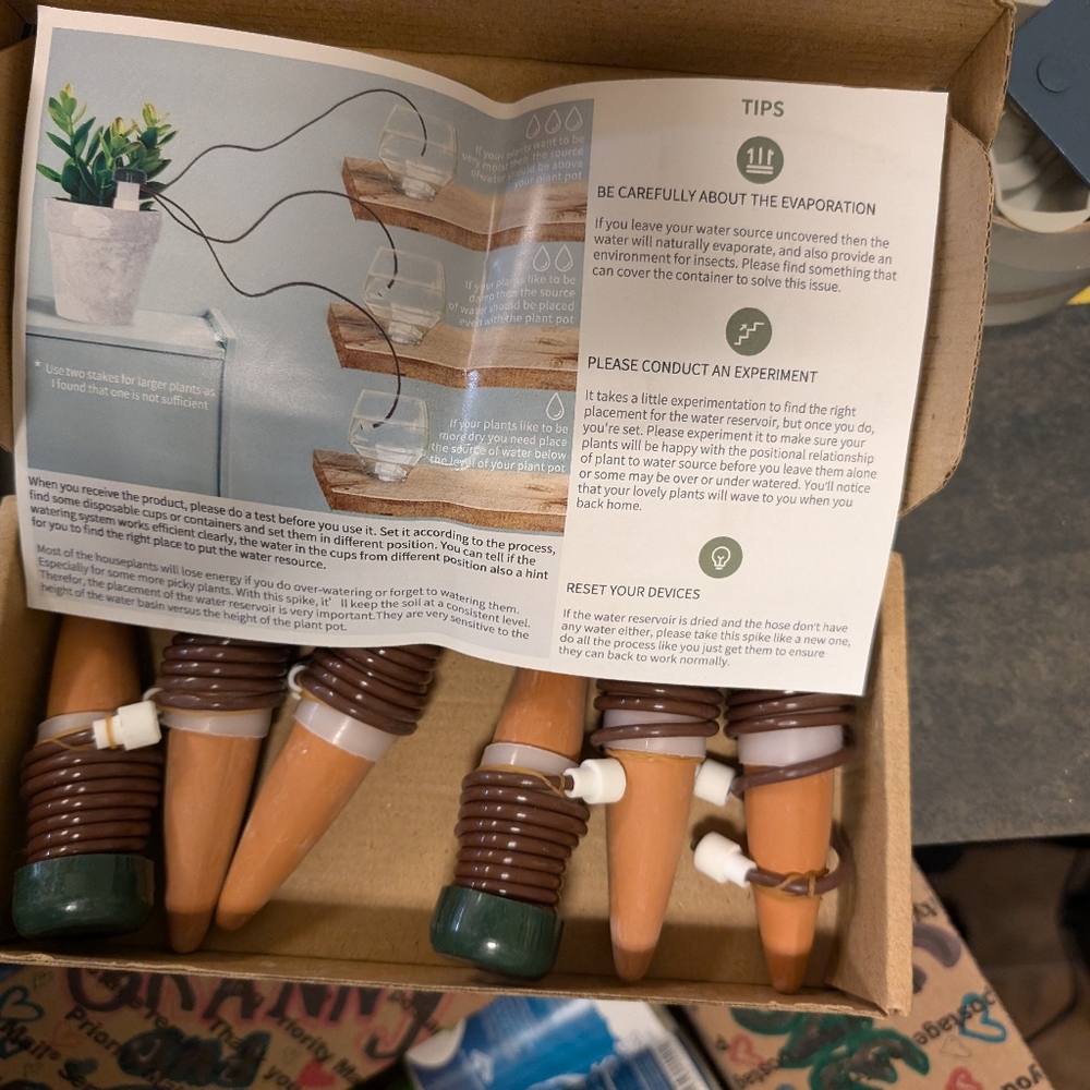 Self watering system